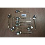 Set of 5 George V silver 'seal top' teaspoons, 2 Dutch silver teaspoons and 2 others