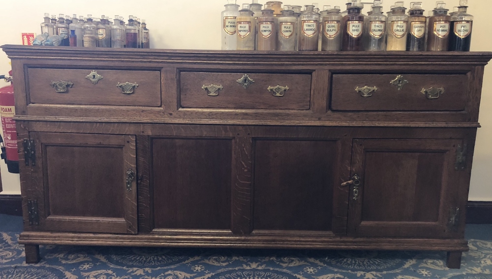 18th Century panelled oak dresser base, 188cm wide x 50cm deep x 92cm high - Image 2 of 2