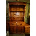 Pine dresser