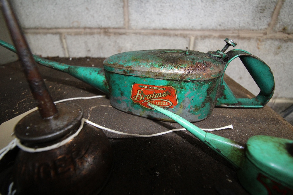 Singer sewing machine oil can, Mamod oil can, one other oil can - Image 4 of 4