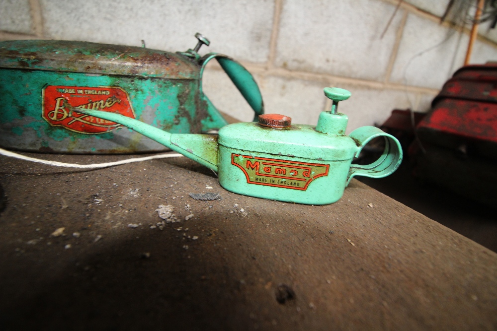 Singer sewing machine oil can, Mamod oil can, one other oil can - Image 3 of 4