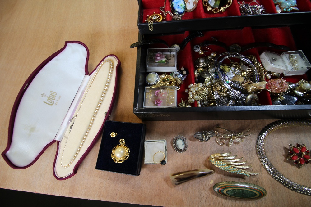 Oriental Jewellery Box & Contents - Image 4 of 4