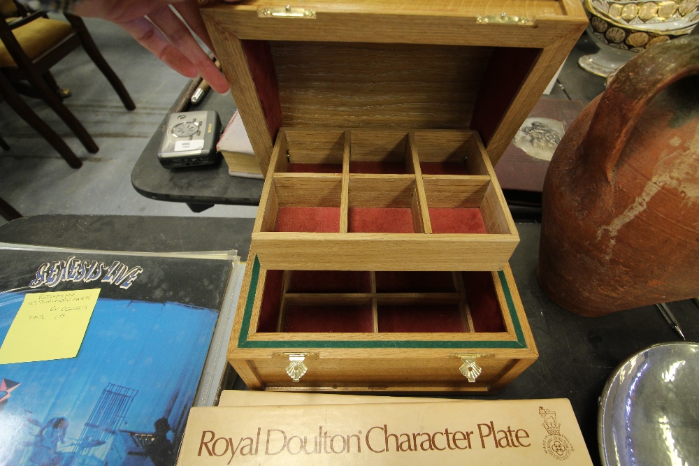 Handmade oak jewellery box