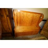 Pine high back settle