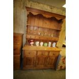 Pine dresser