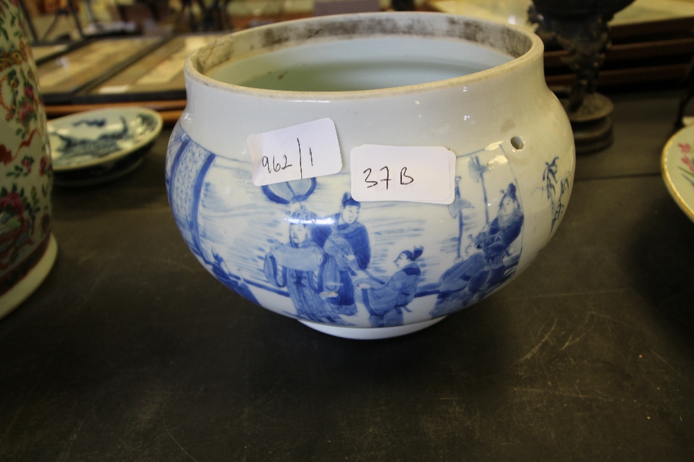 Chinese blue and white cauldron with sonorous stone mark (A/F - large chip on inner rim) - Image 3 of 39