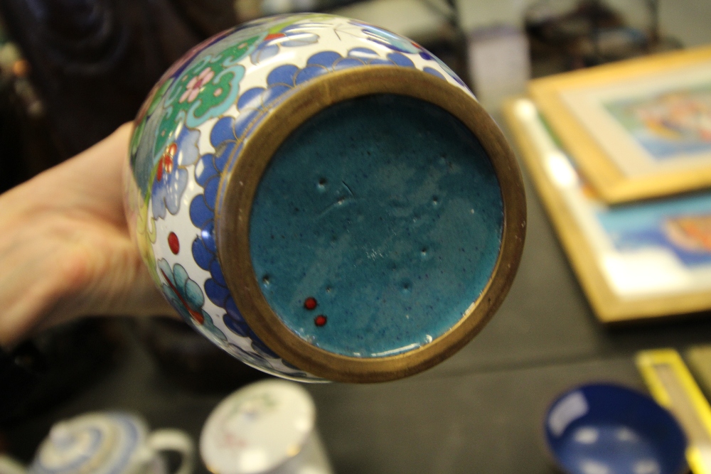 Cloisonne vase, bowl & chopsticks and boxed pierced wooden fan - Image 3 of 6