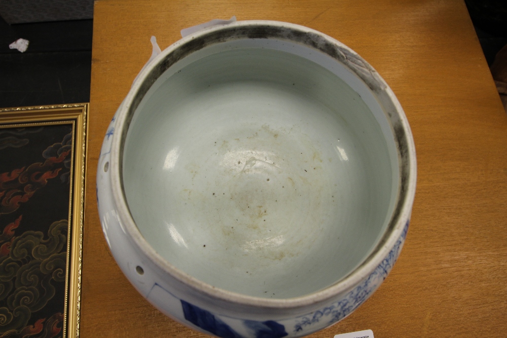 Chinese blue and white cauldron with sonorous stone mark (A/F - large chip on inner rim) - Image 25 of 39