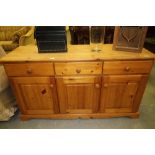 Pine chest of drawers