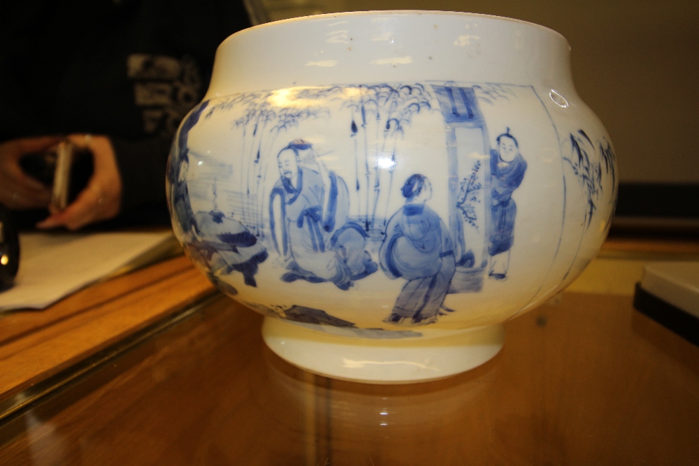 Chinese blue and white cauldron with sonorous stone mark (A/F - large chip on inner rim) - Image 12 of 39