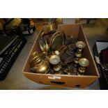 Box of Brass & Metal Wares