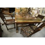 Large bulbous oak draw leaf table