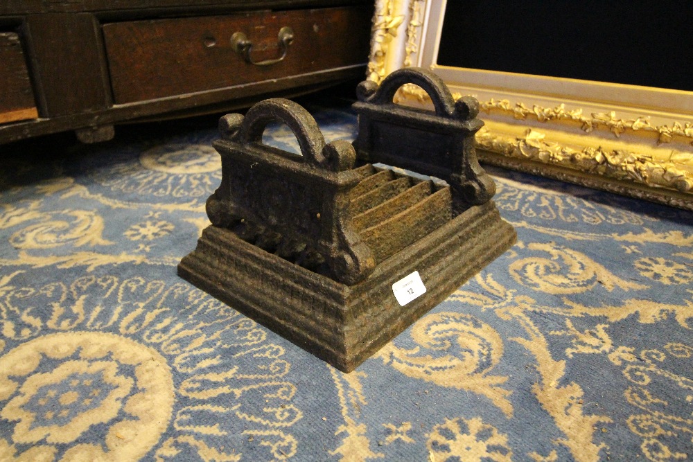 19th Century cast iron boot scraper, 30cm x 23cm x 19cm high