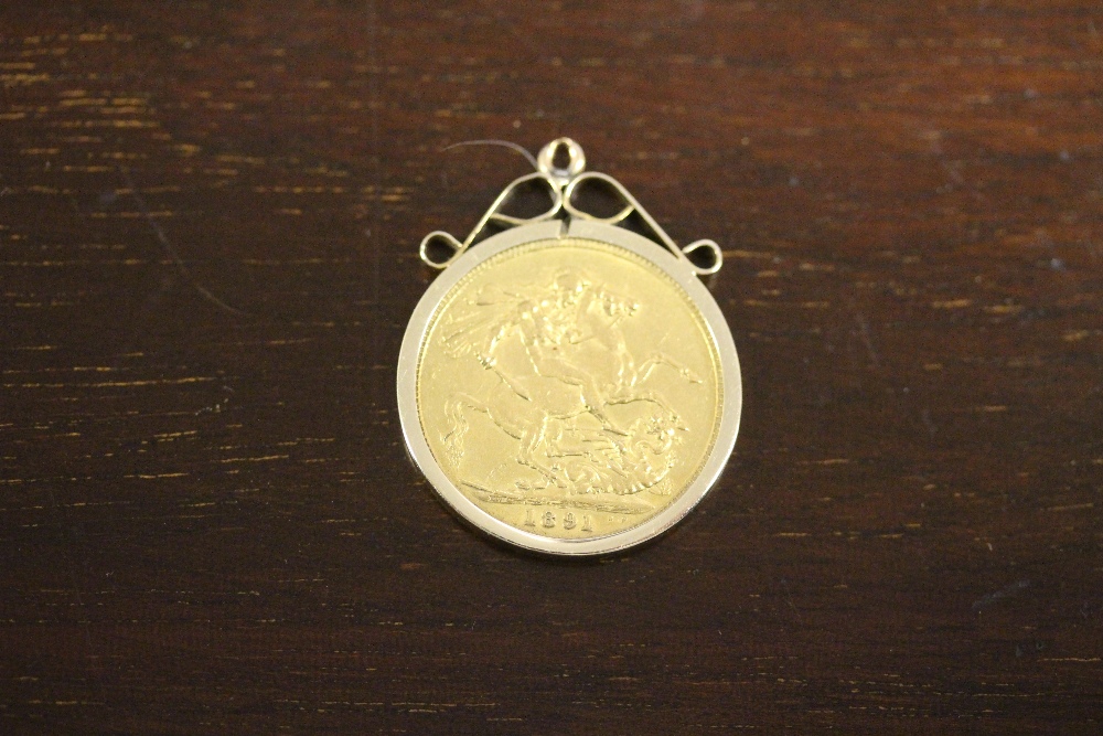 Victoria 1891 Jubilee Head sovereign, contained in 9ct gold mount, 9.3 grams - Image 5 of 5