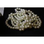 Cultured pearl knotted single strand necklace, 71cm long