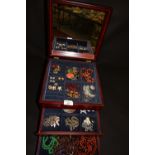 Jewellery box & contents - some silver etc