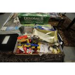 Box containing : F-14 Tomcat made by ERTL, A130 Skyhawk US Navy, F16 Falcon USAF, F16 General