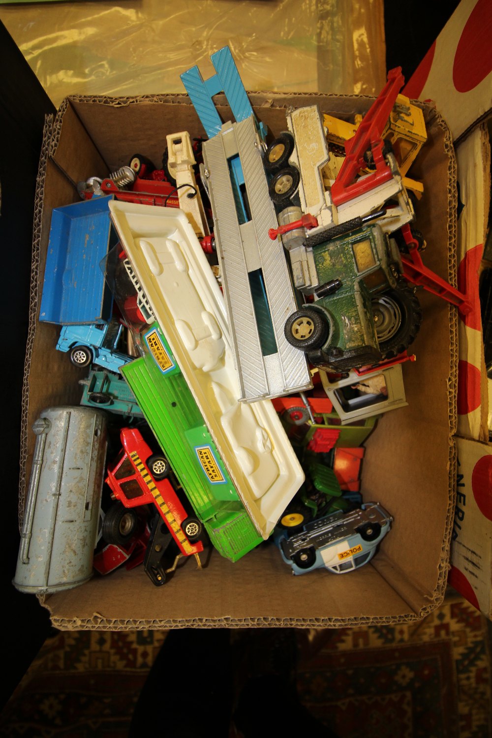 Box of toy cars - Matchbox, Corgi etc