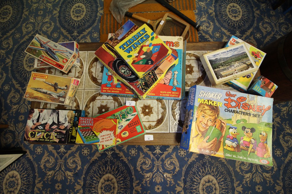 Quantity of vintage board games and Airfix/Matchbox models