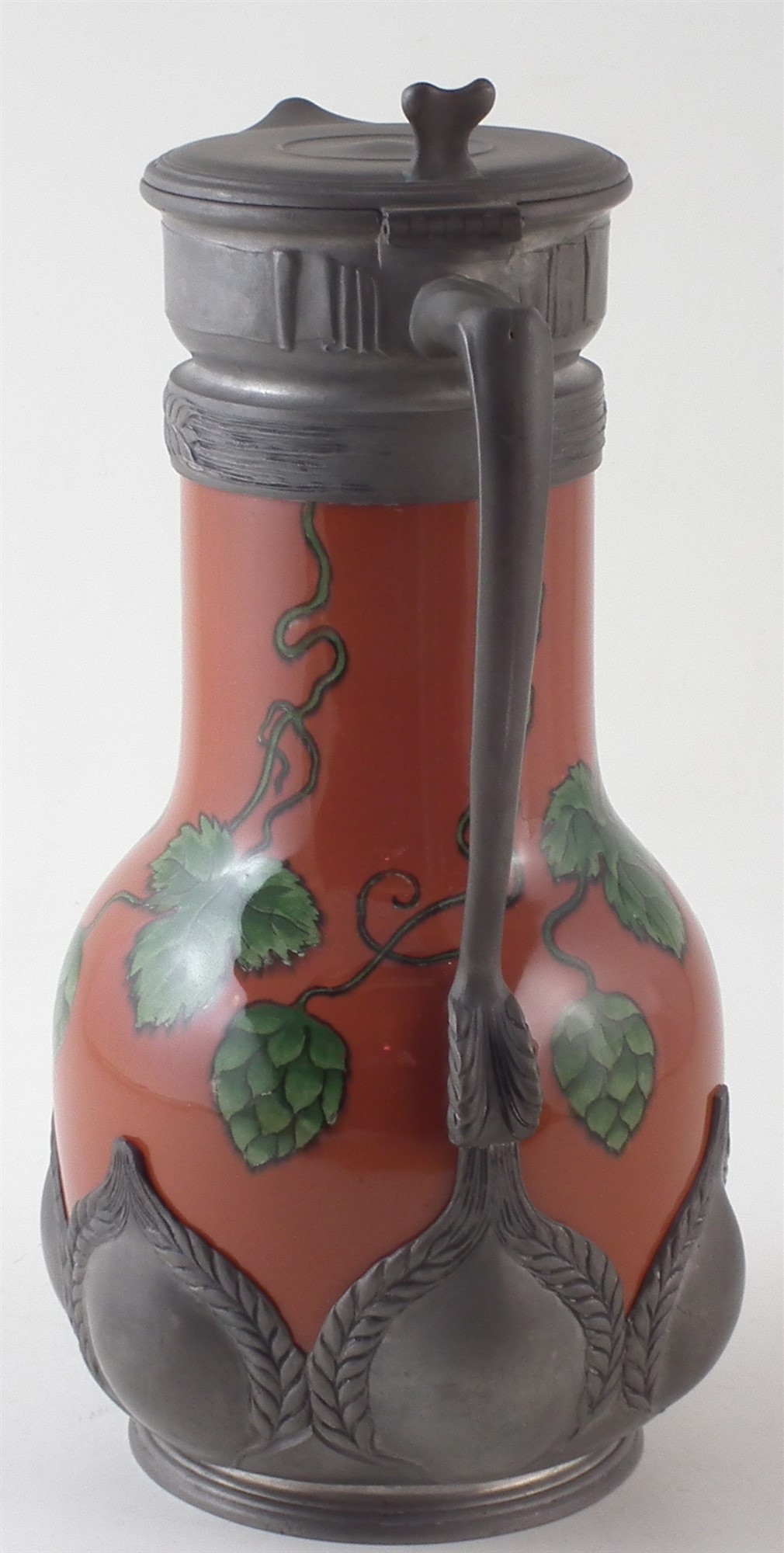 Villeroy and Boch orivit pewter beer jug circa 1900 , decorated with hops, the pewter mount - Image 4 of 6