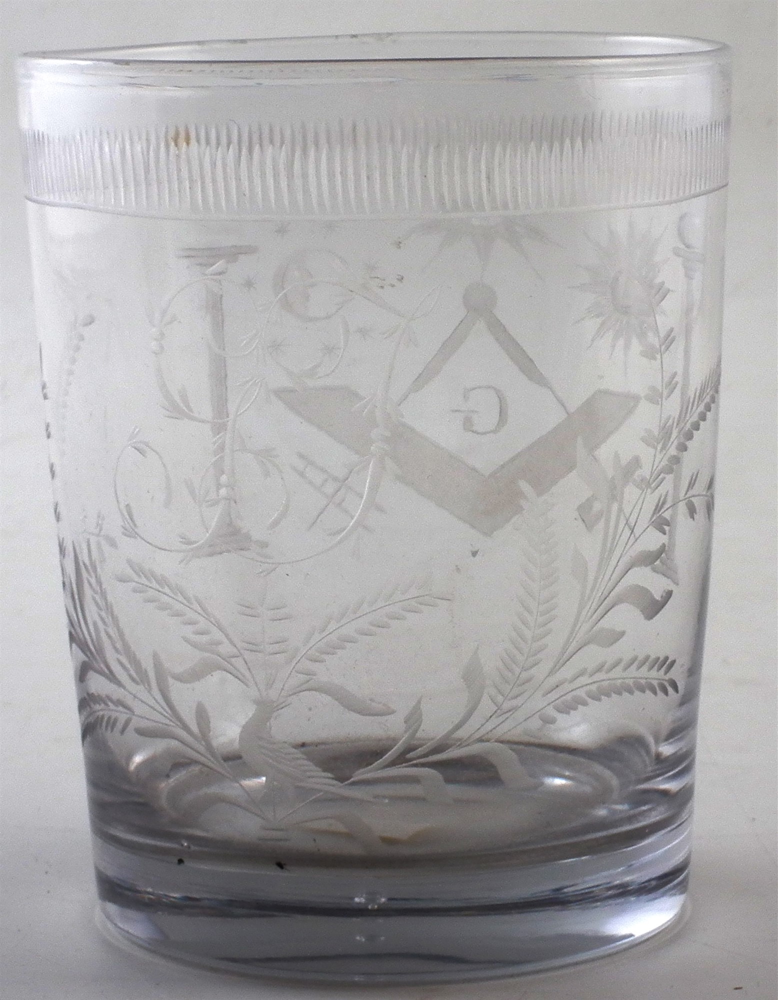 Masonic glass beaker, engraved with dividers surrounding the letter 'G' sun and moon and twin - Image 2 of 5