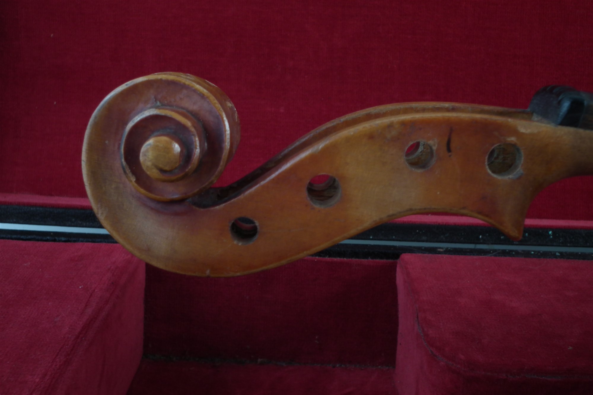 Violin, with two piece back measuring 36cm long, in fitted leather rectangular case. - Image 4 of 6