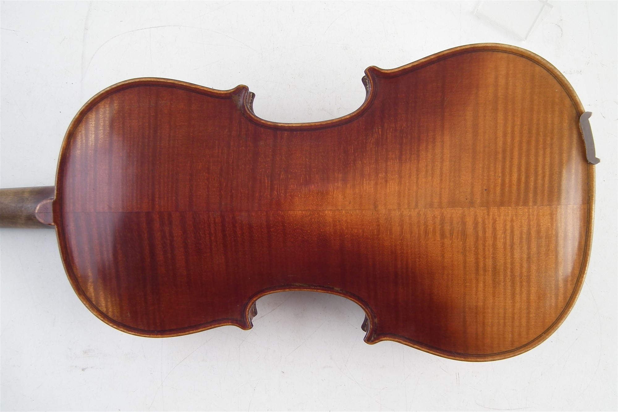 German violin with lion head scroll, with two piece back which measures 35.5cm, with bow and case. - Image 6 of 9