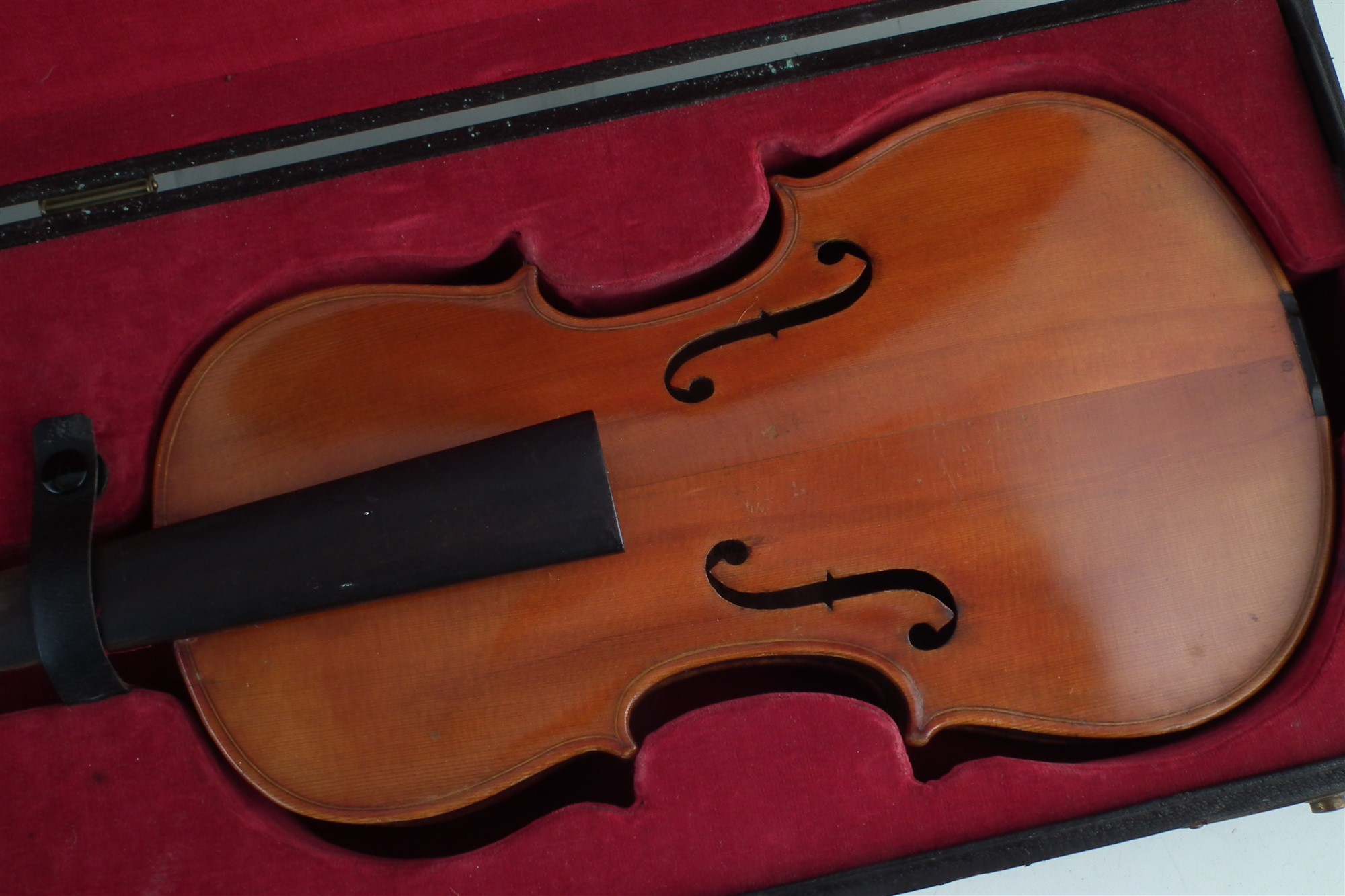 Violin, with two piece back measuring 36cm long, in fitted leather rectangular case. - Image 5 of 6