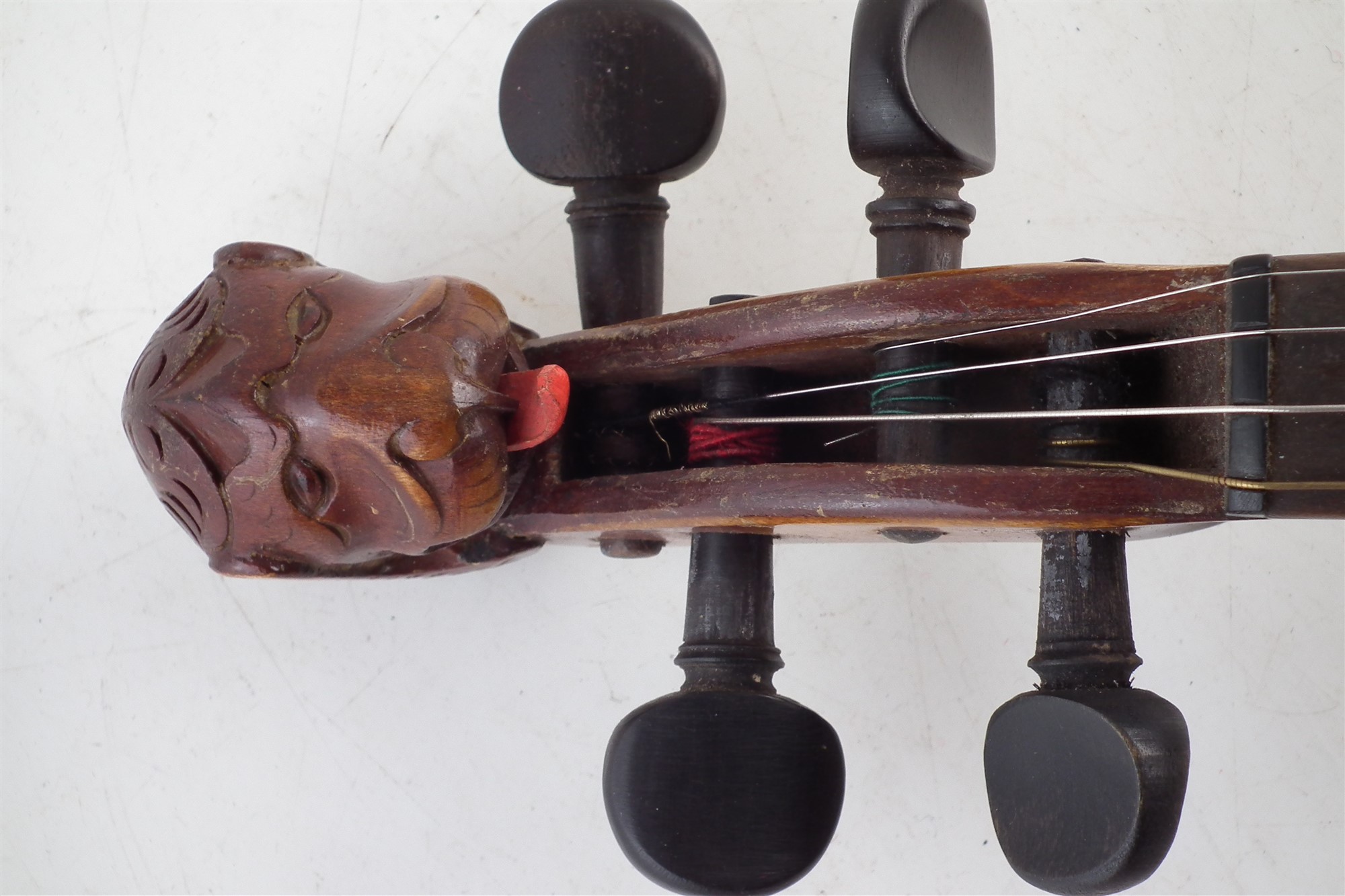 German violin with lion head scroll, with two piece back which measures 35.5cm, with bow and case. - Image 3 of 9