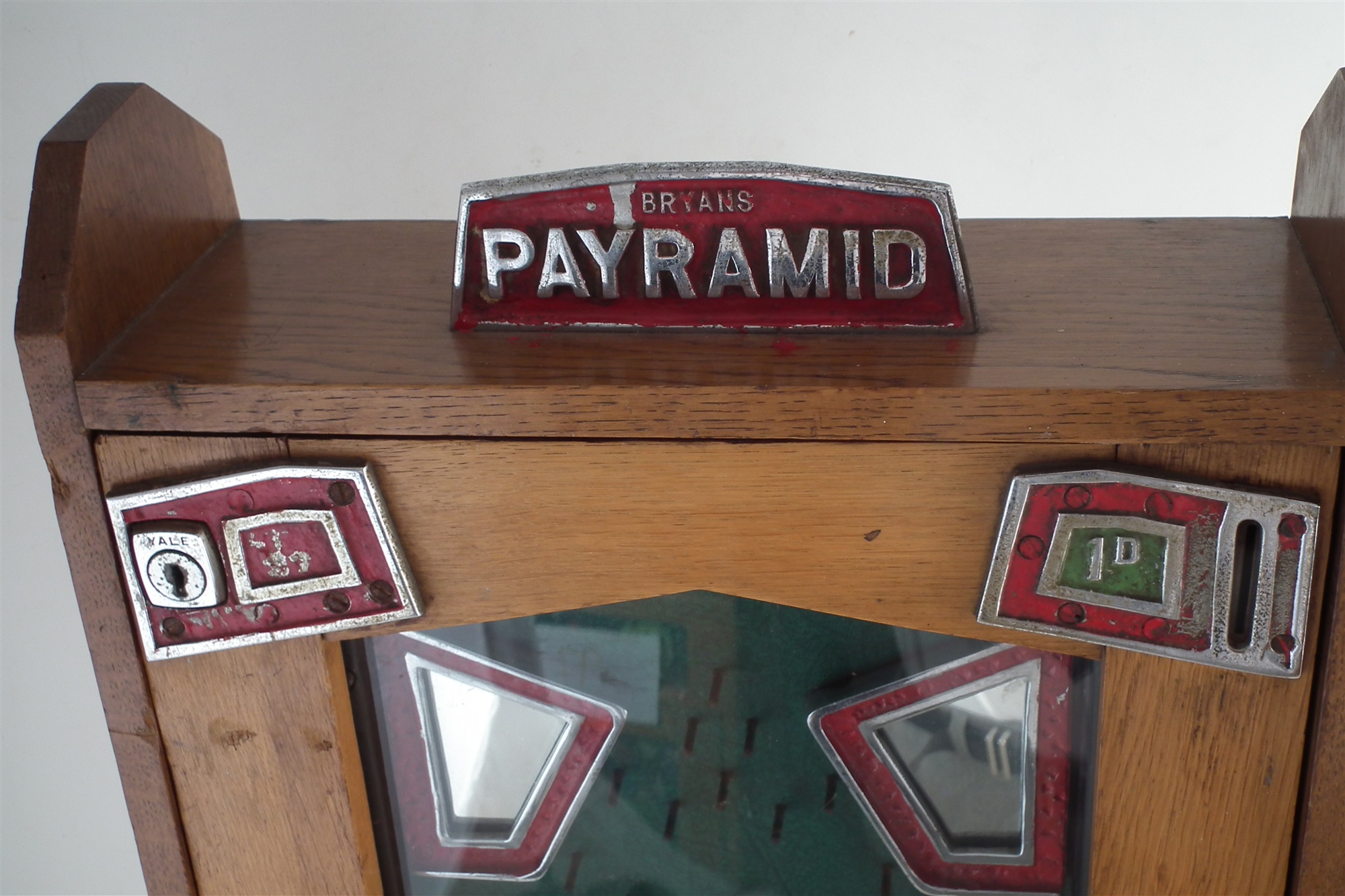 Bryans 'Payramid ' penny slot machine, with seven balls in Art Deco wood case, serial number 787, no - Image 3 of 17