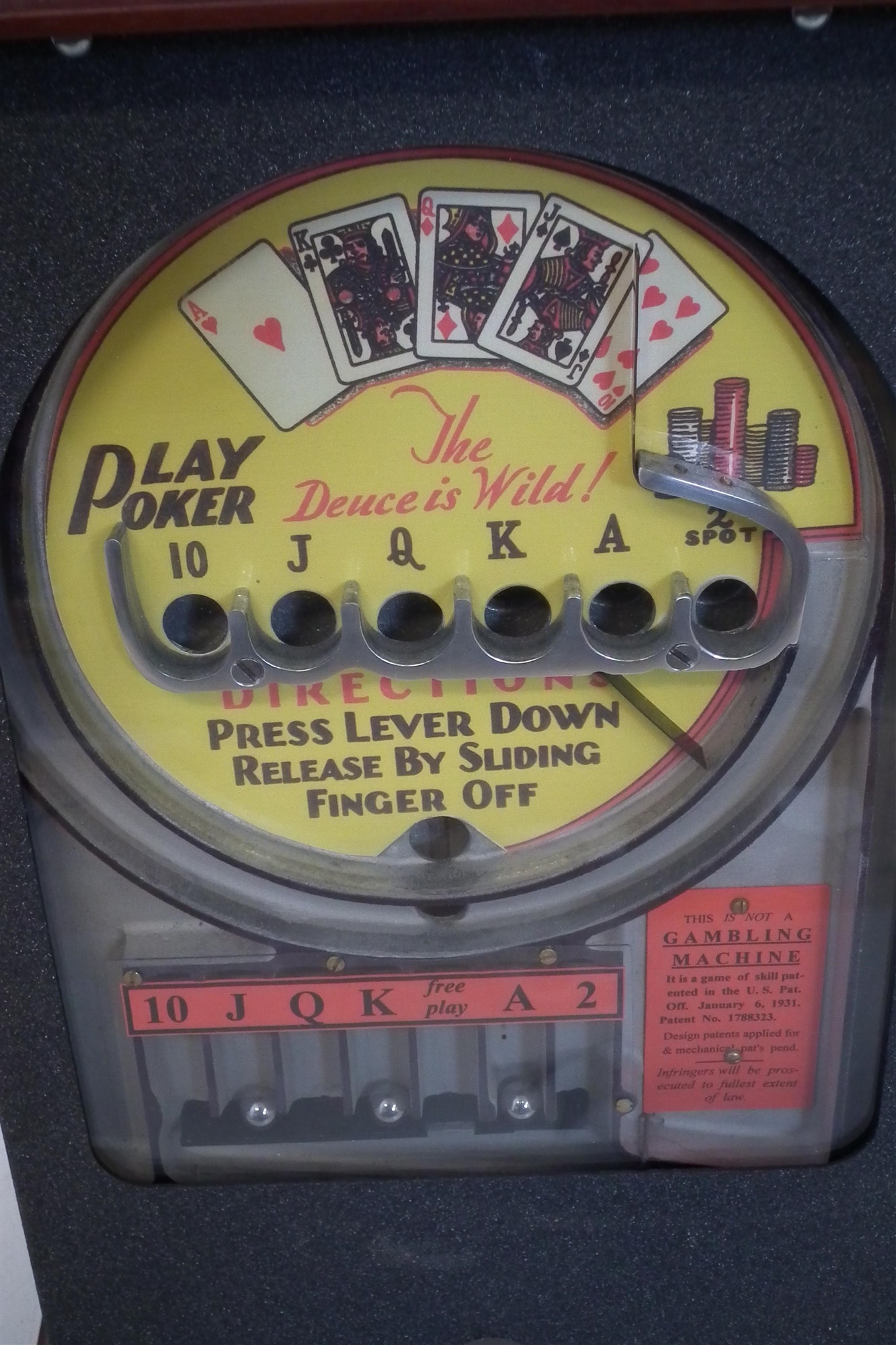 Play Poker 'Game of Skill' reproduction counter top slot machine , working off 1 cent coins, with - Image 4 of 5