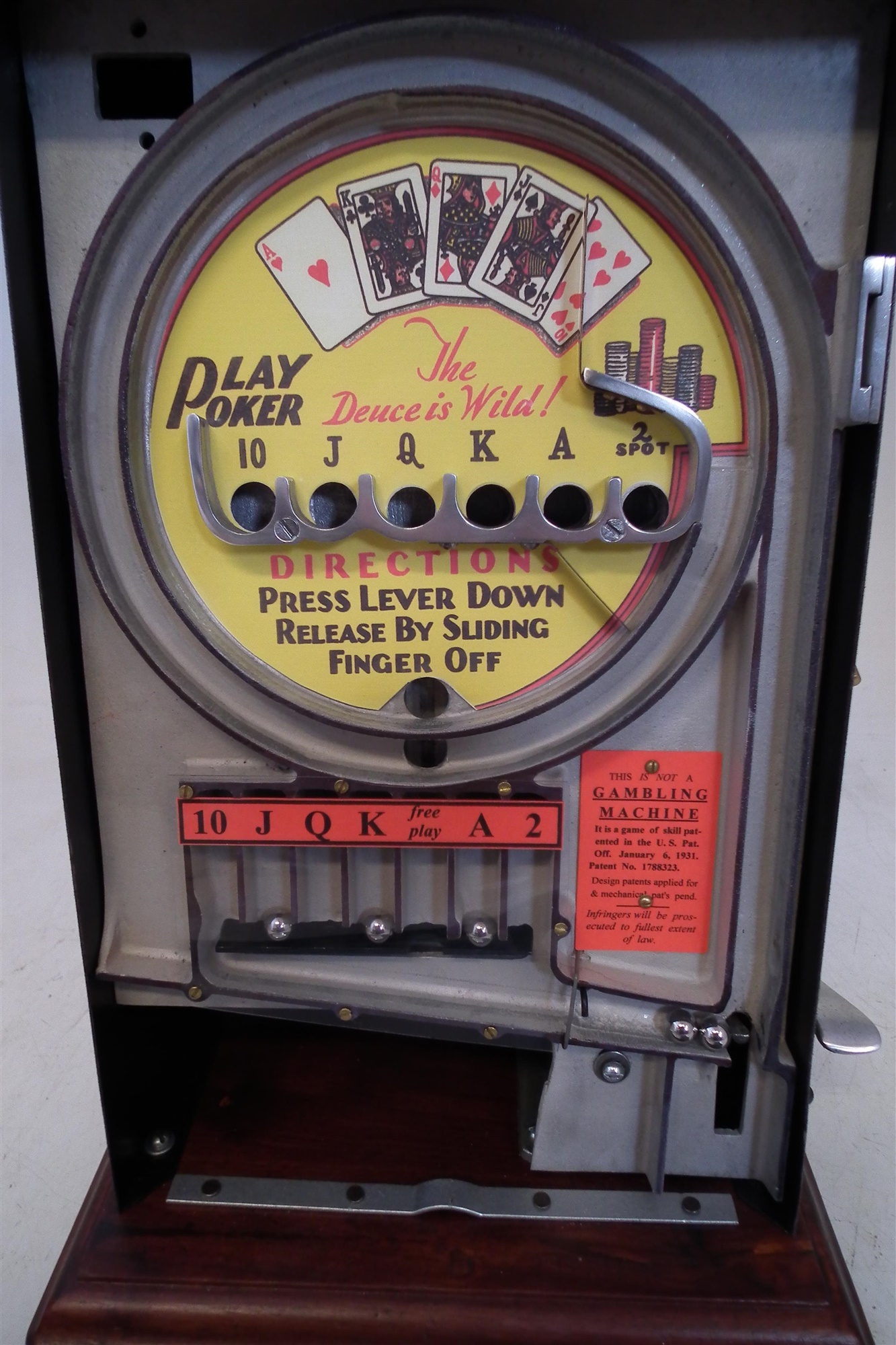 Play Poker 'Game of Skill' reproduction counter top slot machine , working off 1 cent coins, with - Image 5 of 5