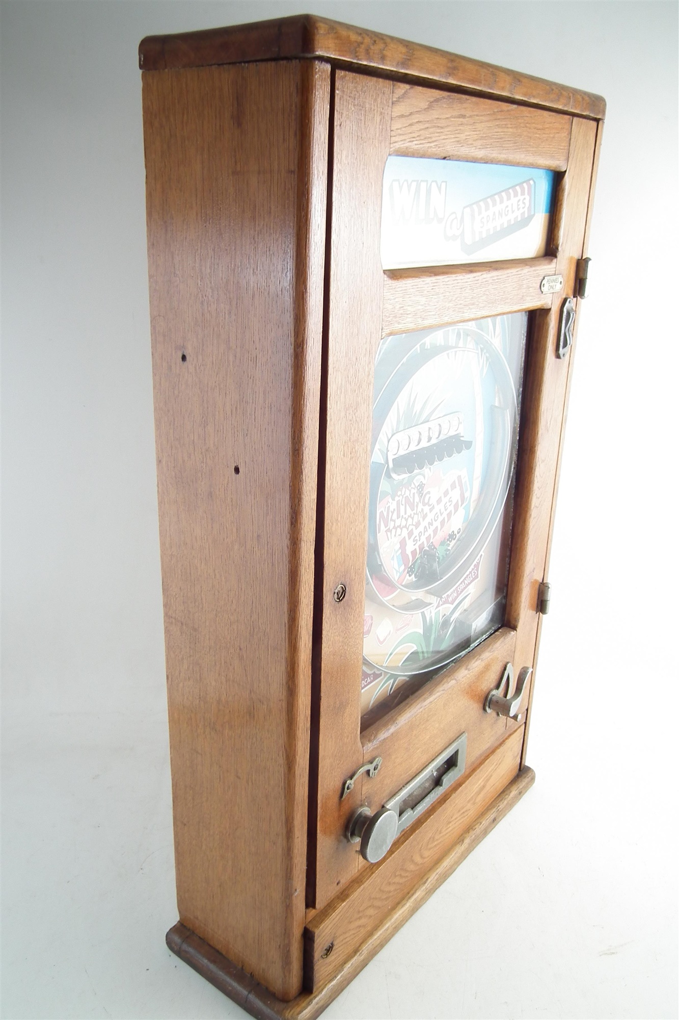 Oliver Whales 'Win Spangles' penny slot pinball machine , with two keys, 81cm high Mechanism not - Image 6 of 10