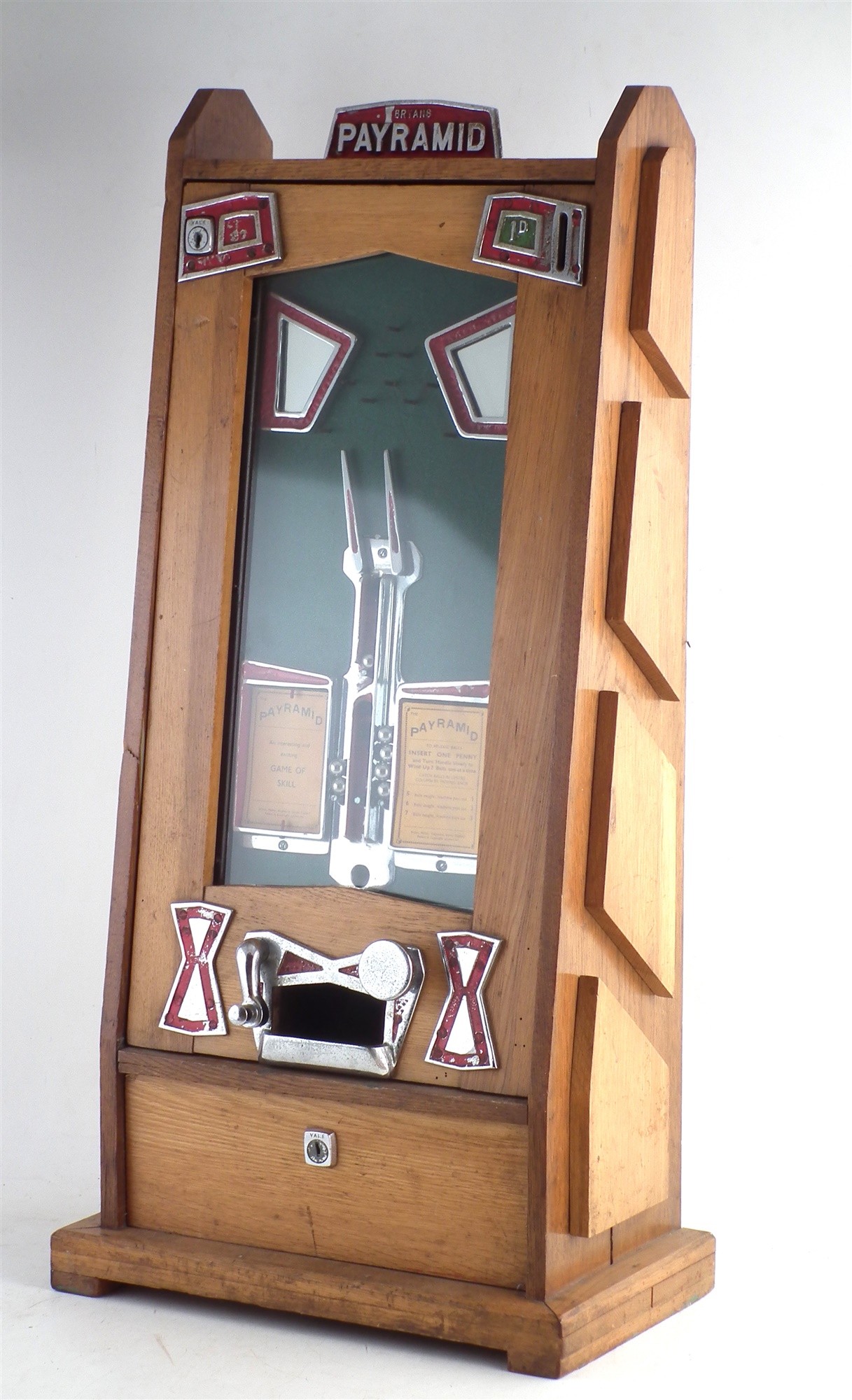 Bryans 'Payramid ' penny slot machine, with seven balls in Art Deco wood case, serial number 787, no - Image 2 of 17