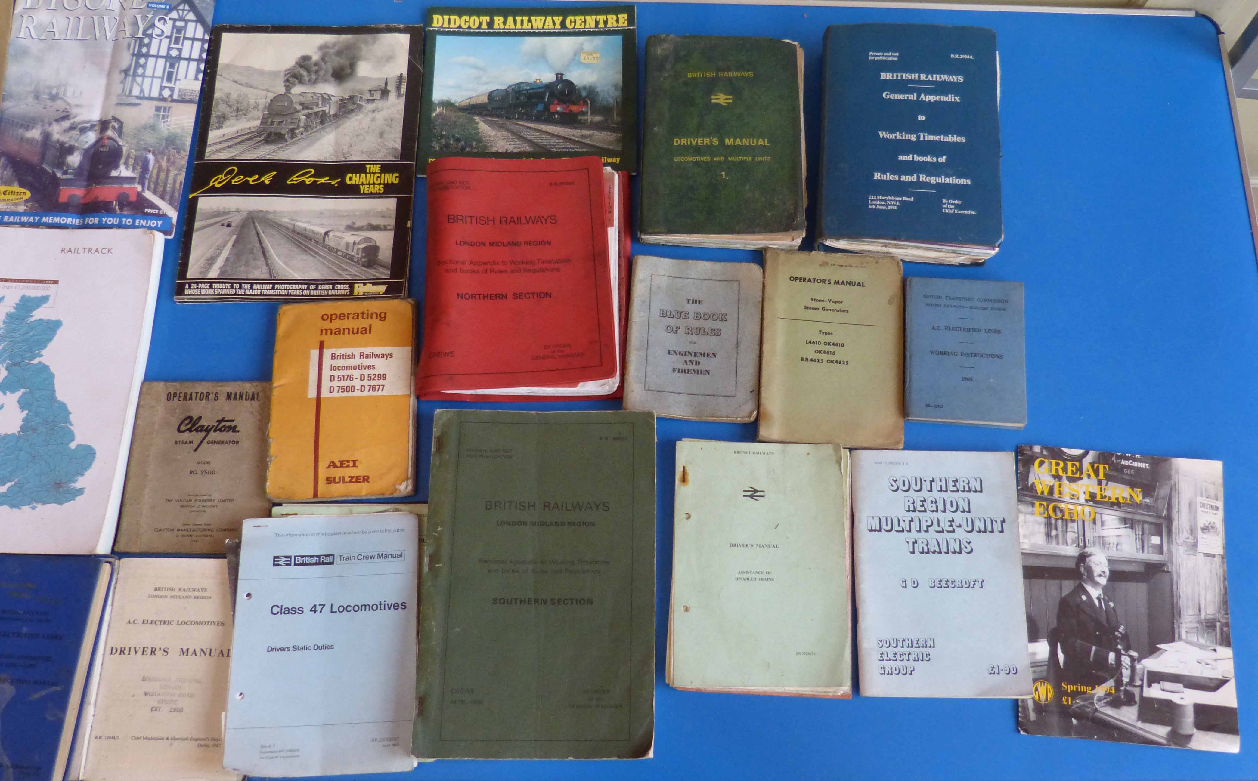 A collection of British railway books and manuals - Image 3 of 9
