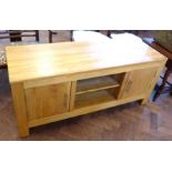Modern oak T.V/ Entertainment unit Condition reports are not available for Interiors Sale