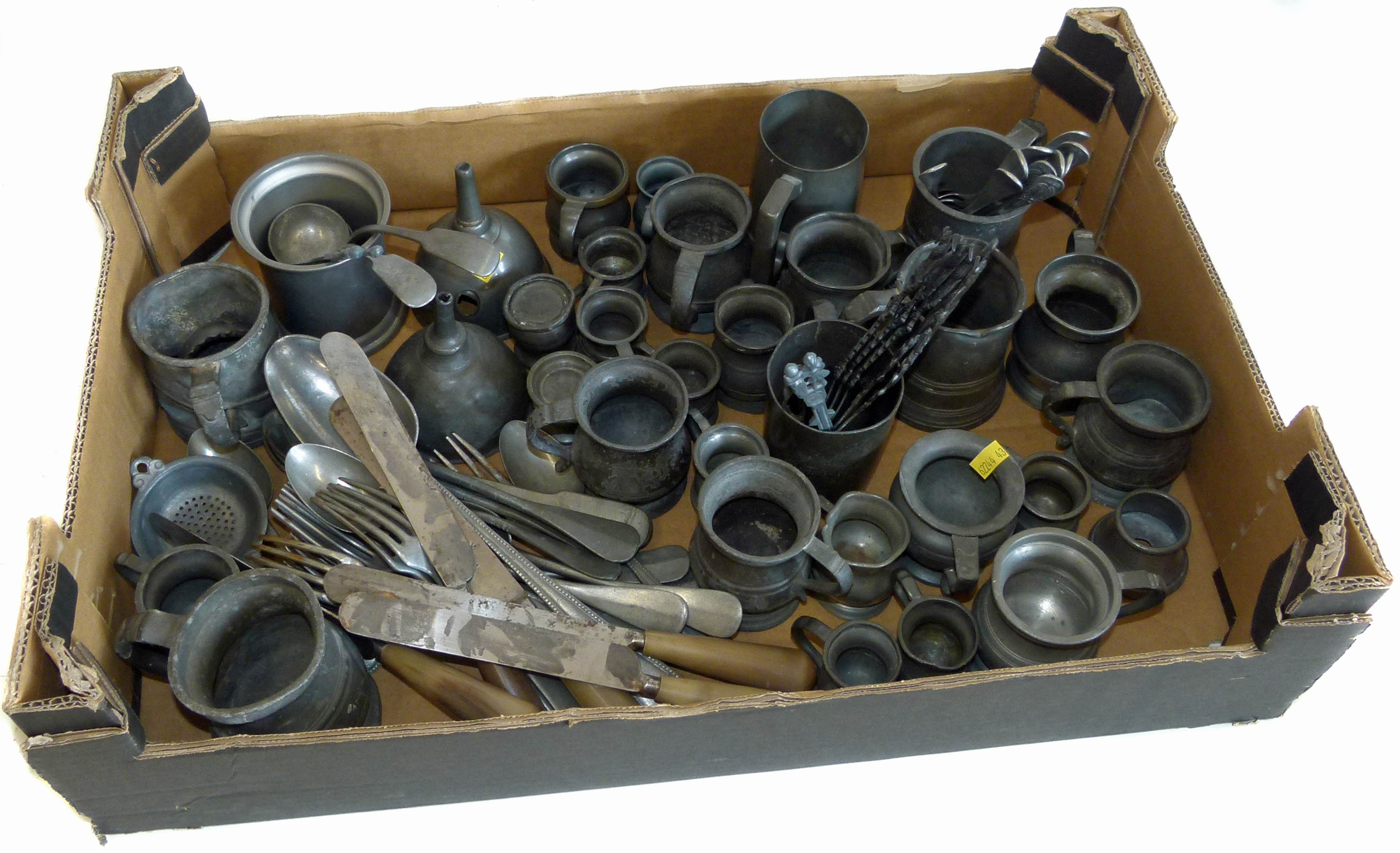 Quantity mixed pewter, gill measures, half pints, wine funnels, spoons, knives and 1/4 gills.