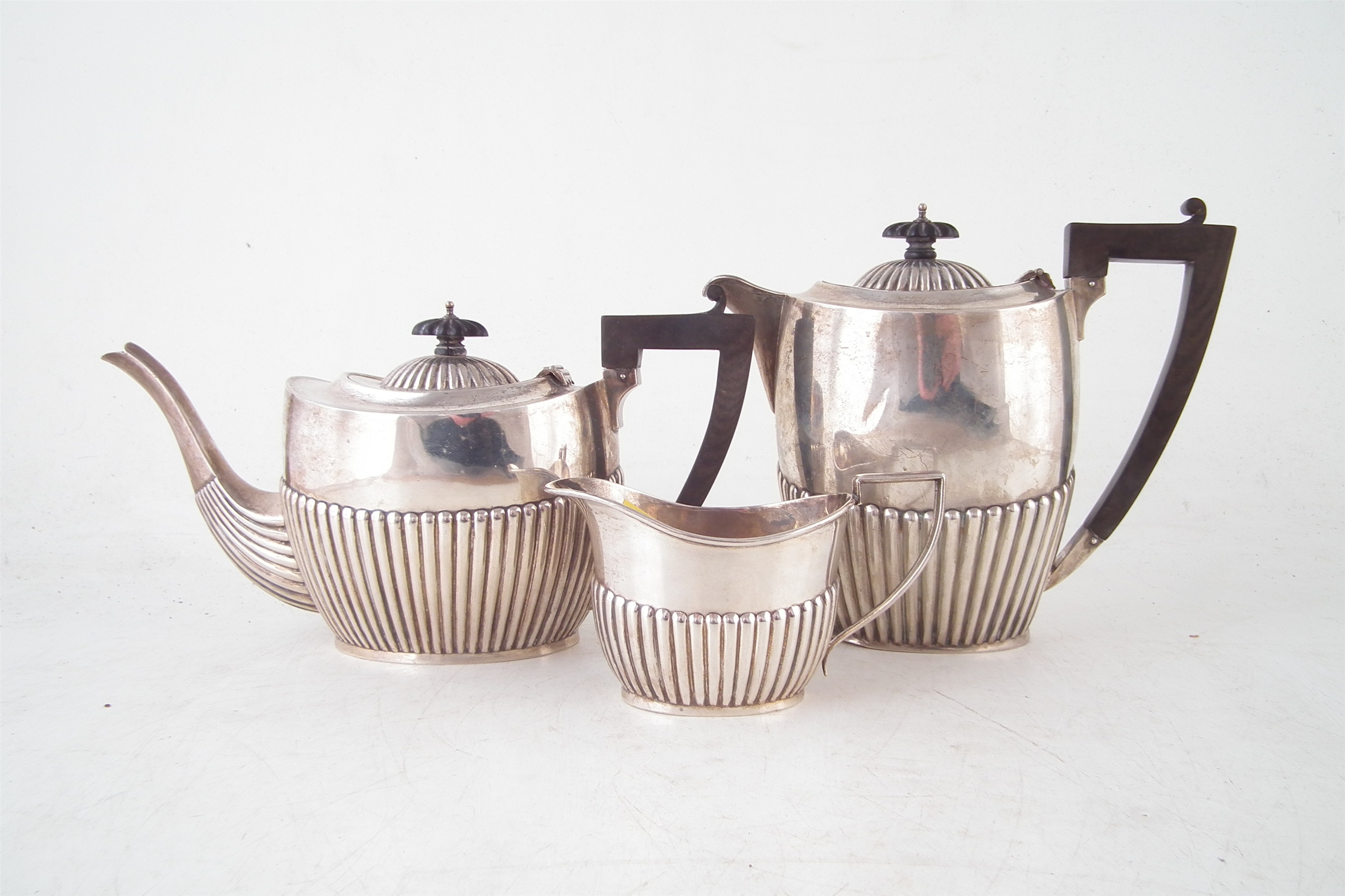 An Edwardian 3-piece silver teaset, - Image 4 of 4