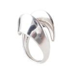 A Georg Jensen silver ring - 93 pattern,