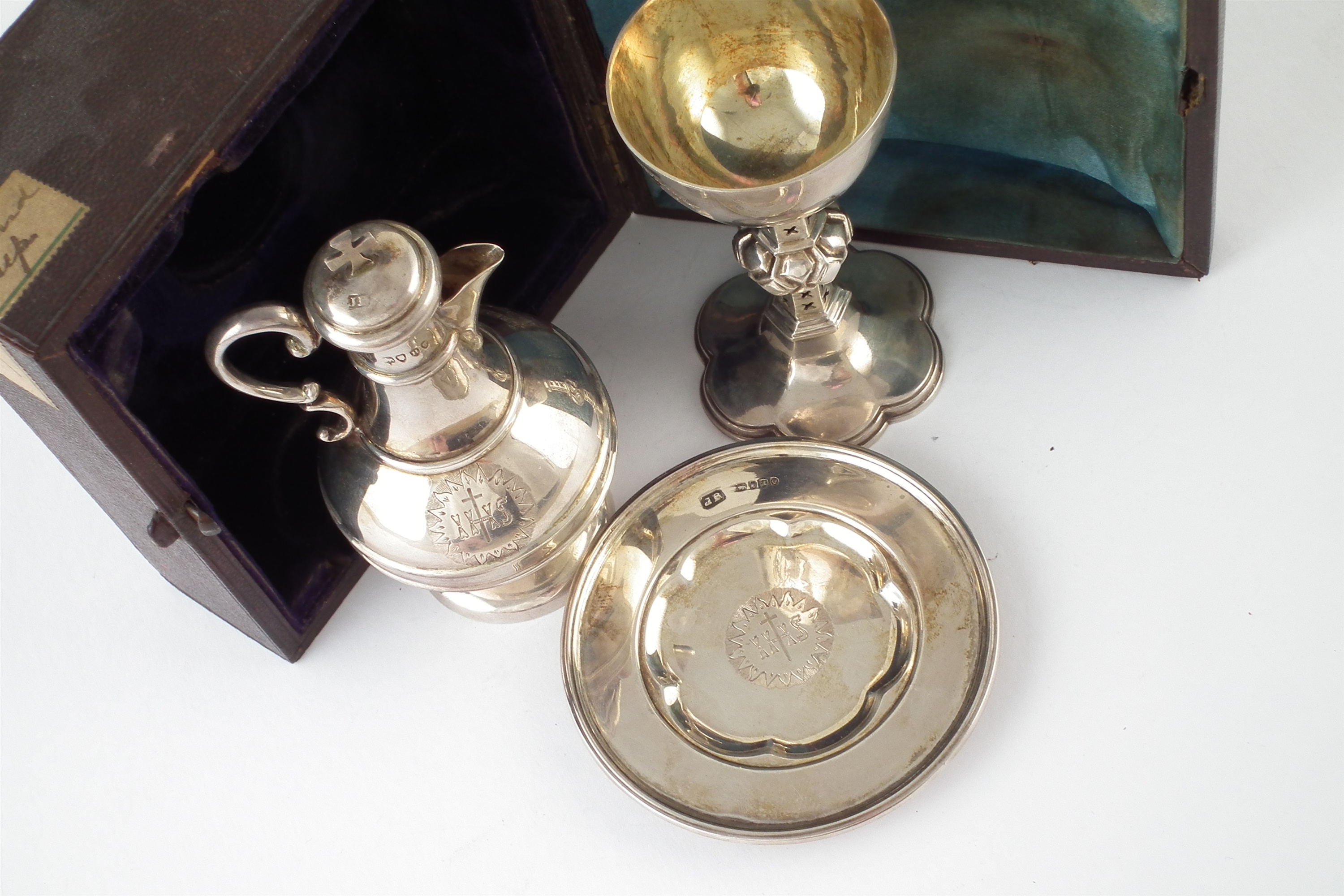 A Victorian silver 3-piece communion set - Image 2 of 5