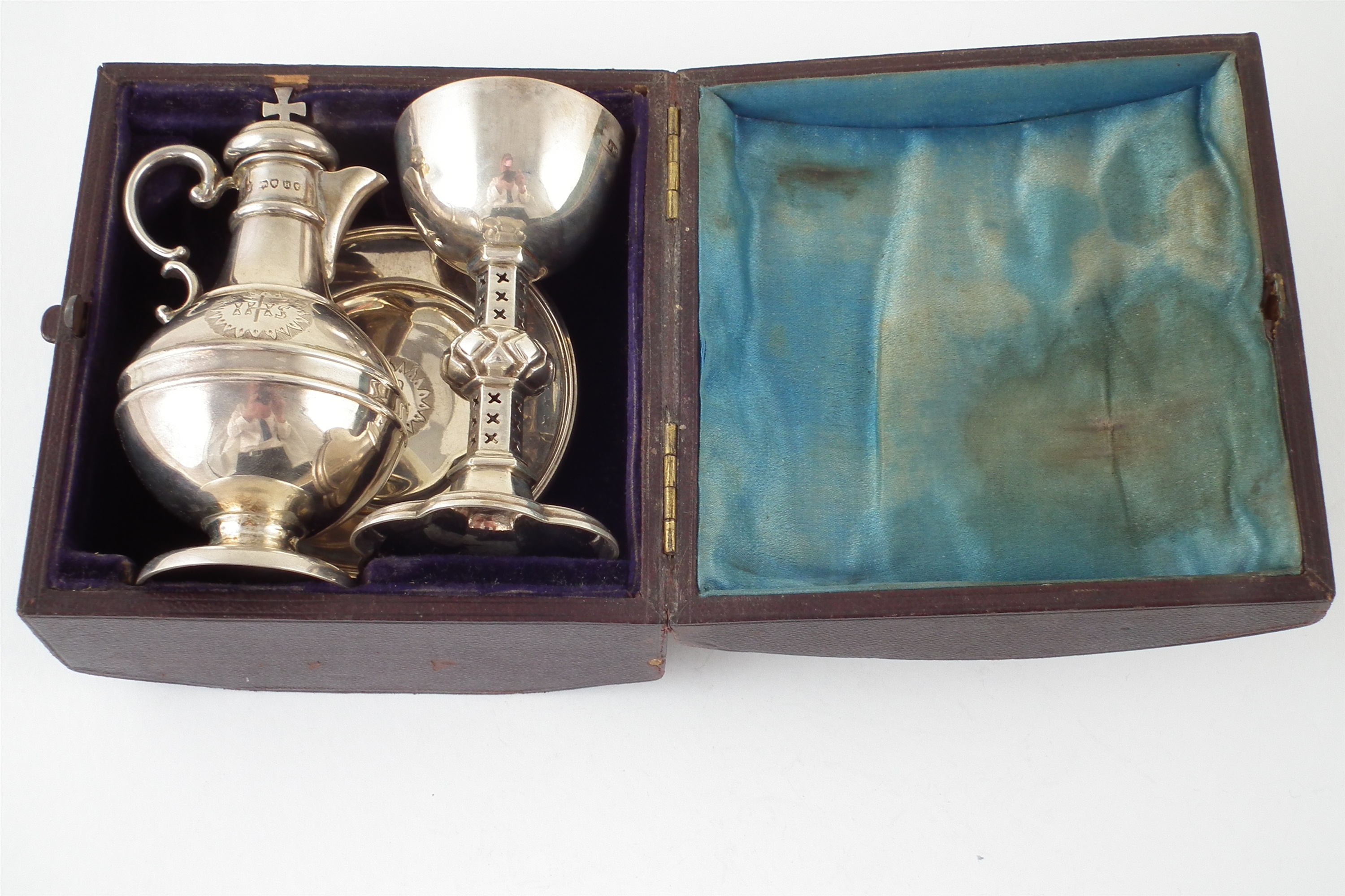 A Victorian silver 3-piece communion set - Image 5 of 5