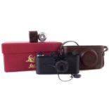 Leica O series camera with box and case