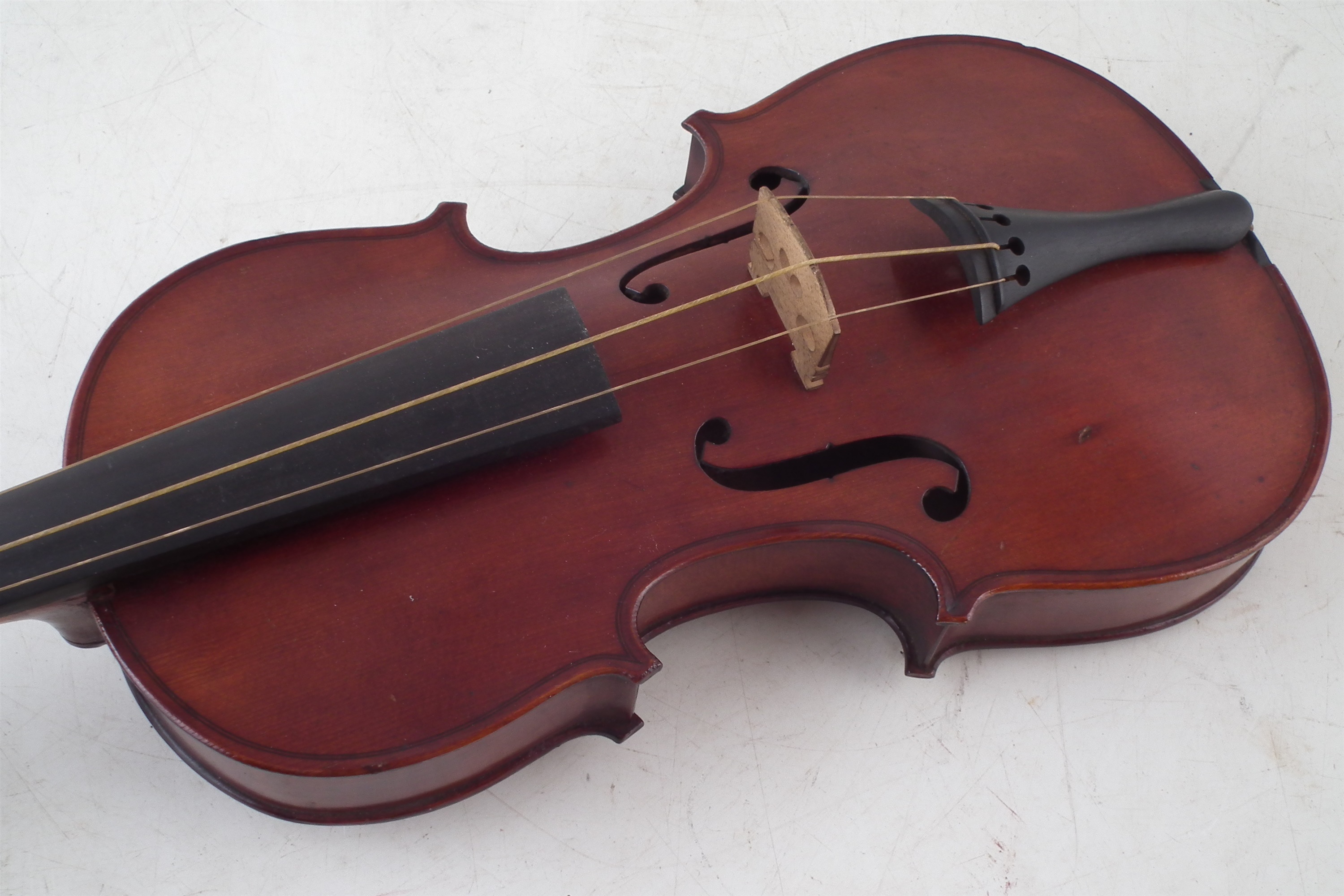 3/4 Size violin in case with bow - Image 2 of 8