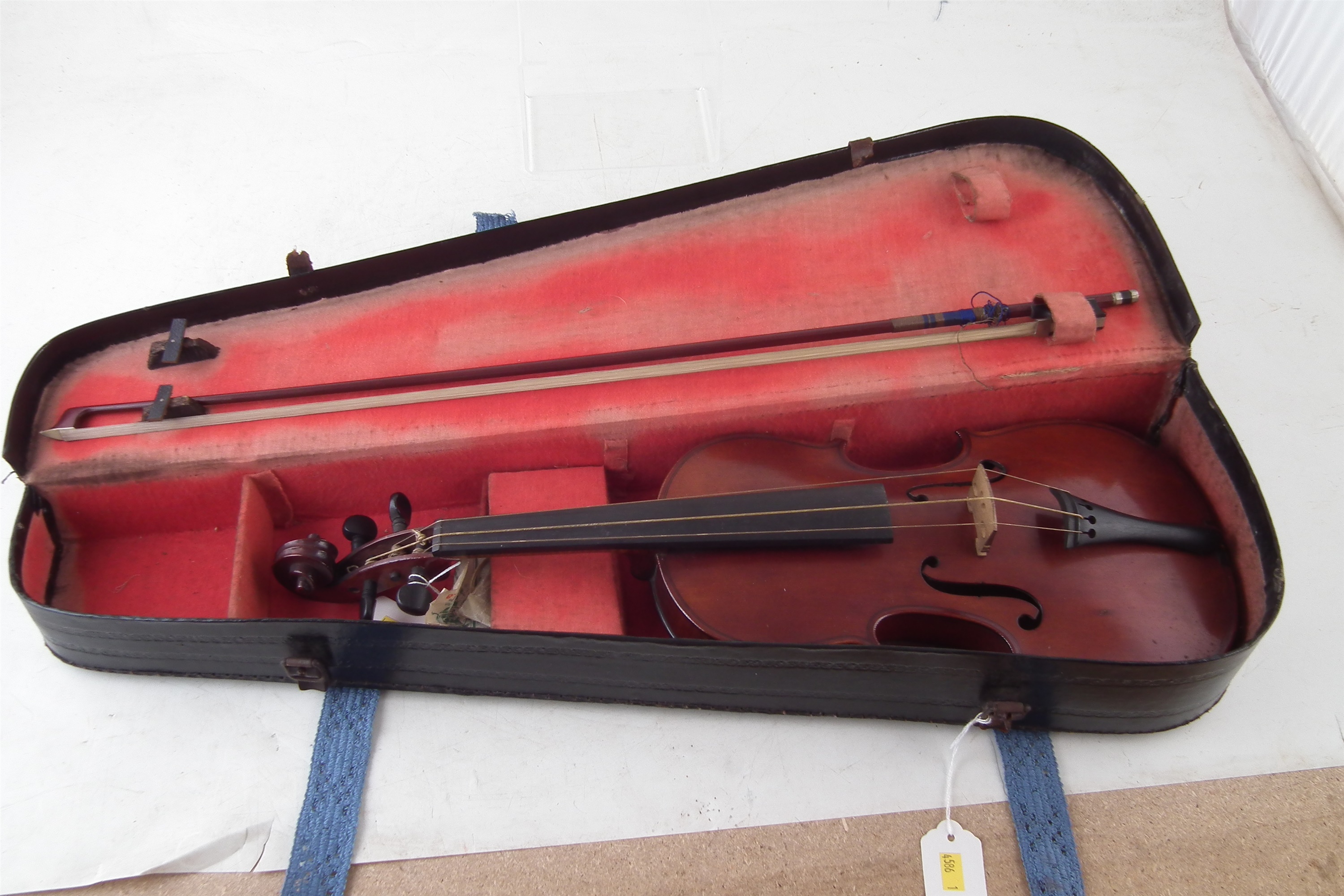 3/4 Size violin in case with bow - Image 8 of 8