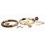 A selection of jewellery, to include two agate hinged bangles, three gem-set dress rings, three