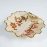 A 19th century Royal Worcester gilded ivory shell dish, decorated with flowers, maximum diameter 4.