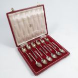 A cased set of twelve silver tea spoons, London 1947, maker Goldsmiths & Silversmiths Company,