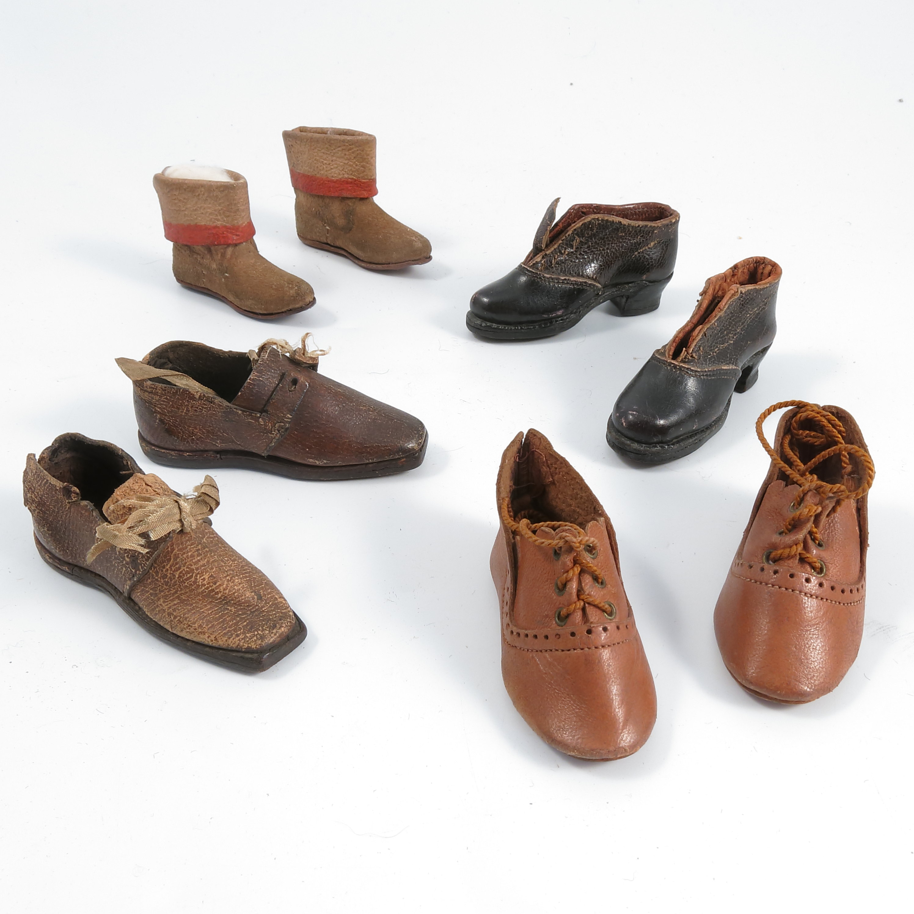 A group of dolls shoes, to include leather examples, some with wooden soles, most with leather soles - Image 3 of 3