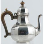 An Asprey Britannia standard silver coffee pot, of octagonal baluster form, London 1915, weight 26oz