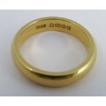 A 22 carat gold wedding ring, 8g gross